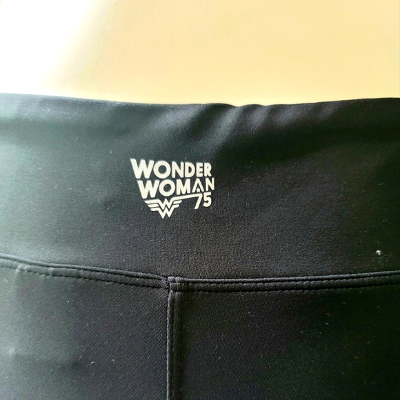 BRAND NEW! Wonder Woman Black Leggings - Picture 6 of 12